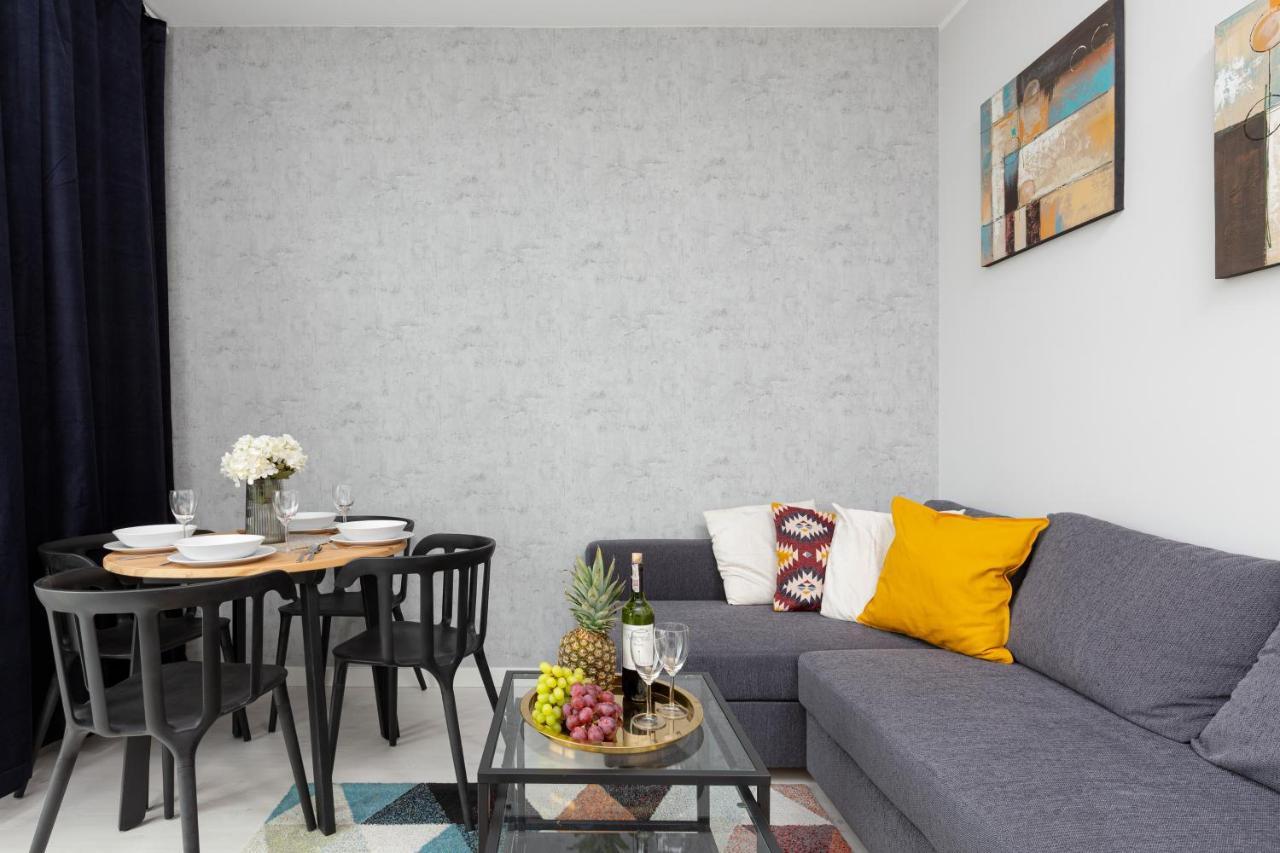 Business Center Apartments Warsaw Wola By Noclegi Renters Dış mekan fotoğraf