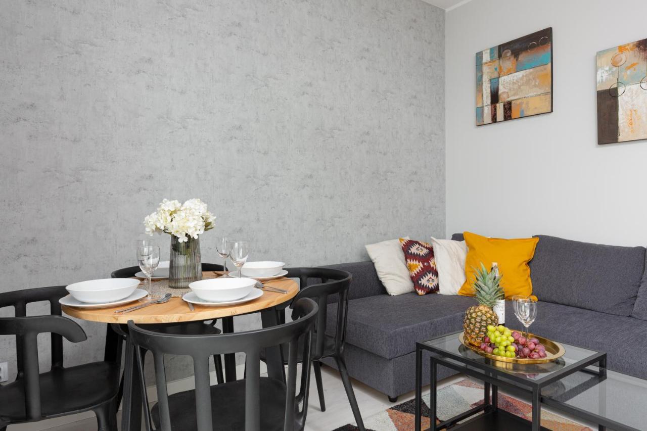 Business Center Apartments Warsaw Wola By Noclegi Renters Dış mekan fotoğraf